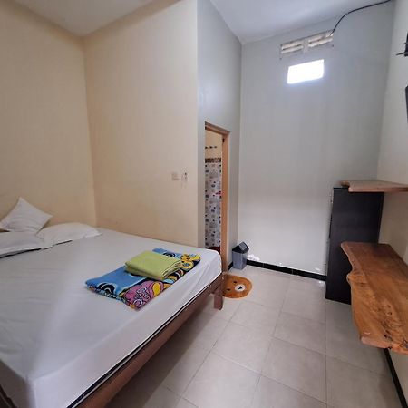 Hotel Azza Îles Karimunjawa Extérieur photo