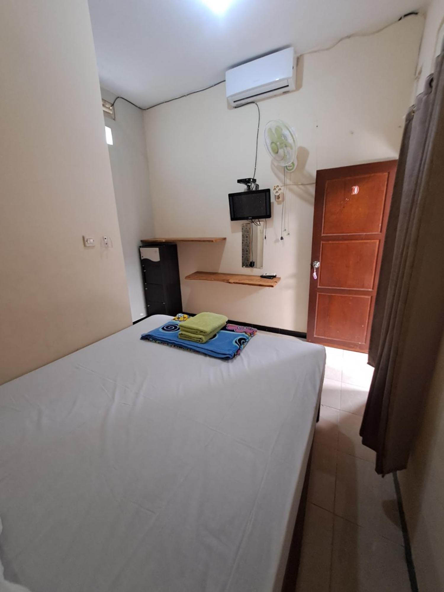 Hotel Azza Îles Karimunjawa Extérieur photo