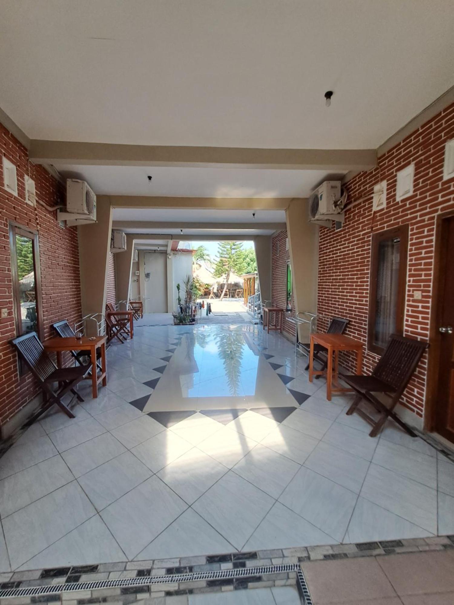 Hotel Azza Îles Karimunjawa Extérieur photo